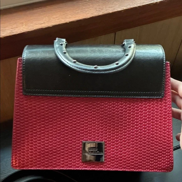 Marvel Scarlet Witch handbag - Picture 2 of 7